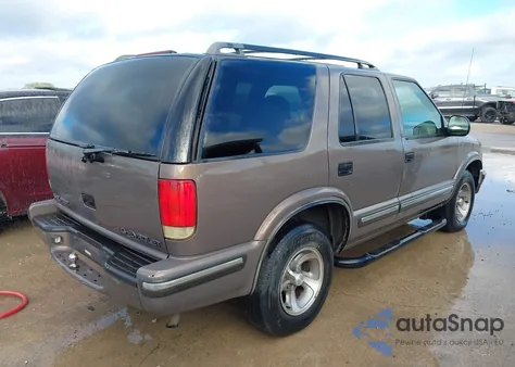 1998 Chevrolet Blazer Ls z USA, uszkodzony, nr VIN 1GNCS13W9W2232081